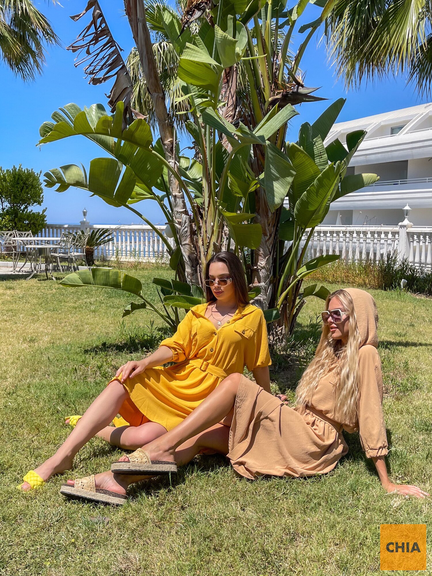 Платье-рубашка "CASUAL" с капюшоном желтое