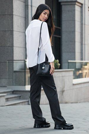 Itelle: Чорні штани в білу смужку Мішель 4255 - фото 2