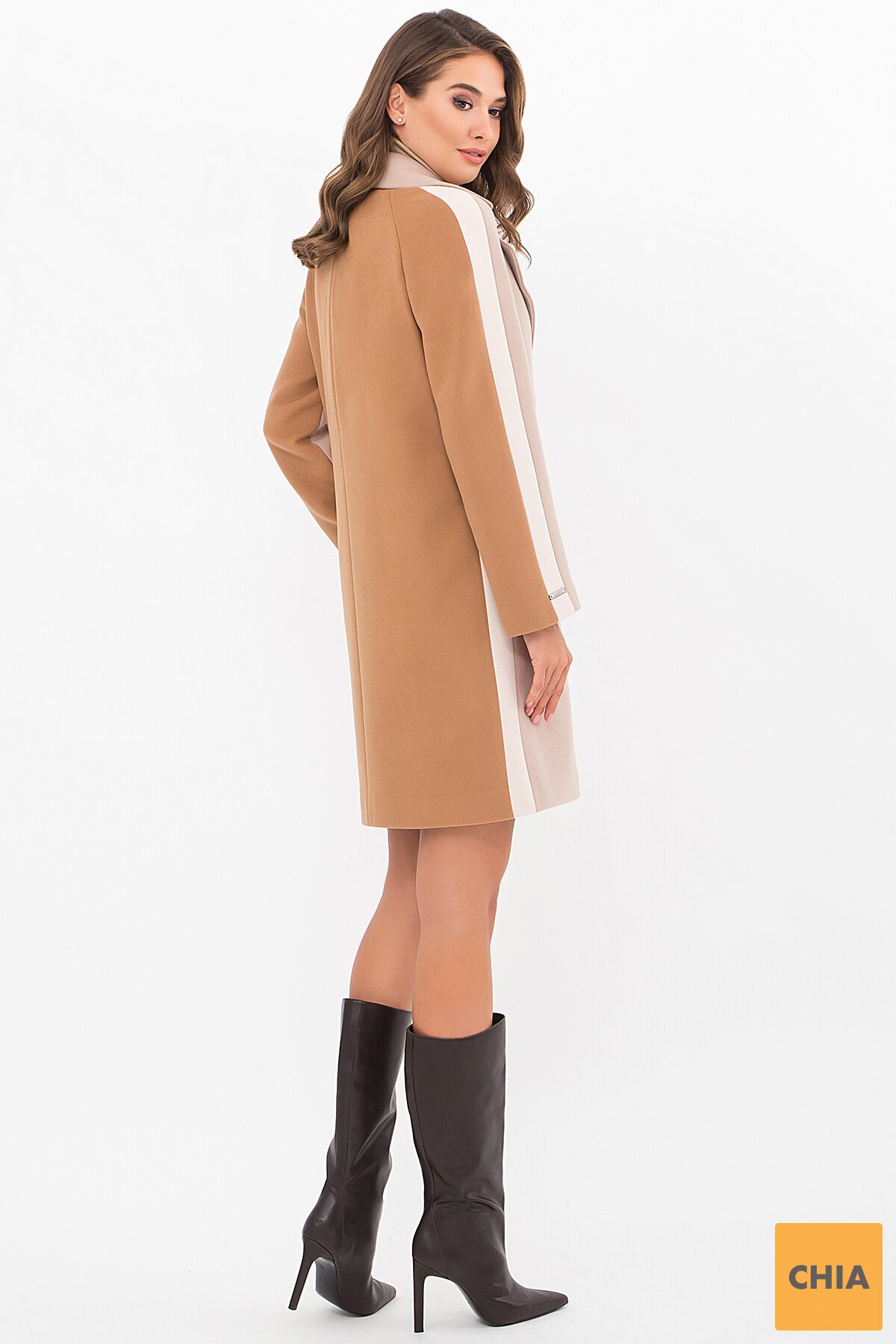 Пальто П-425-90 (2) 052/8132 св.беж-т.бежев.