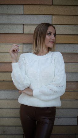 Свитер вязанный