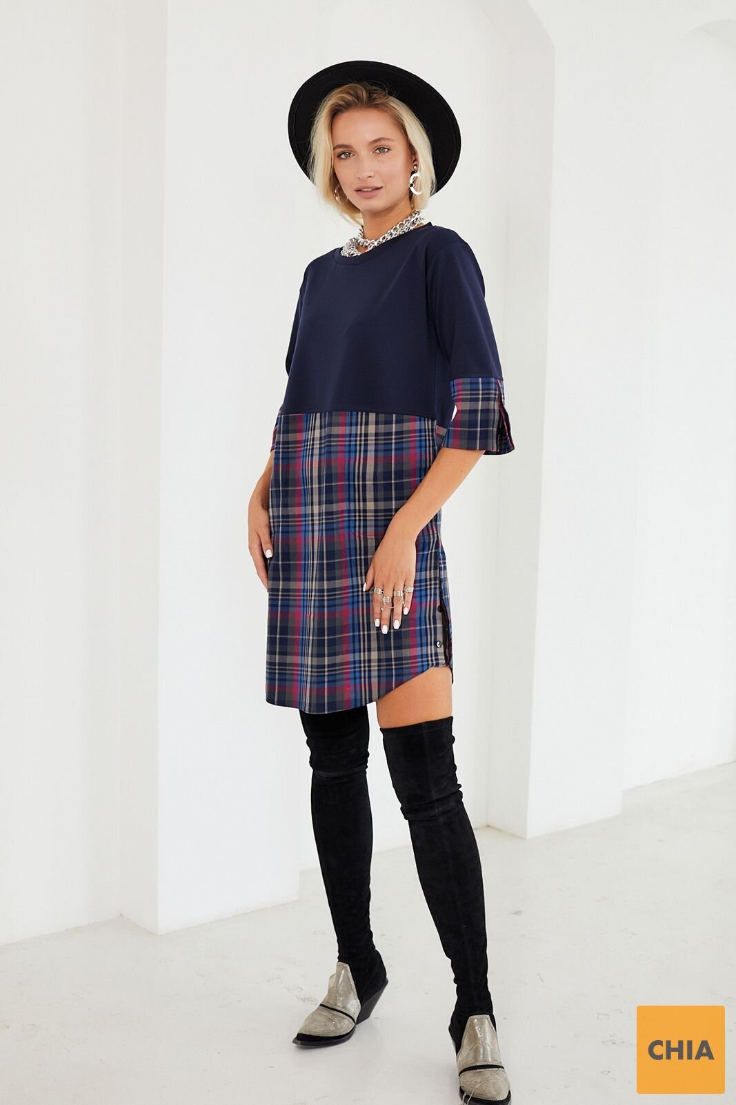 Платье в клетку свободного кроя с карманами и рукавами 3/4