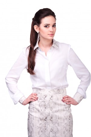 Lilo: Белая блуза с принтованным воротником и манжетам 432 - фото 4