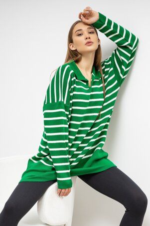 Itelle: Подовжений пуловер-поло в смугу зеленого кольору Раміна V44346 - фото 1