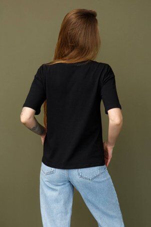 Itelle: Базова чорна футболка з принтом 8395 - фото 2