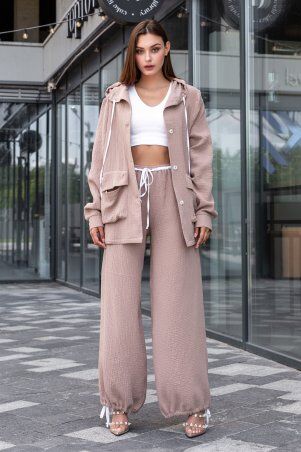 Jadone Fashion: Костюм з брюками Фортуна мокко - фото 3