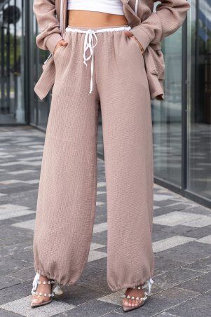 Jadone Fashion: Костюм з брюками Фортуна мокко - фото 5