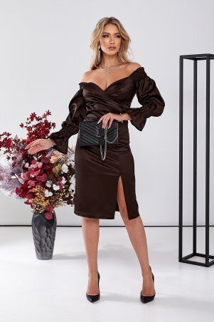 Bisou: Елегантна сукня з відкритими плечима шоколад 8010 - фото 3