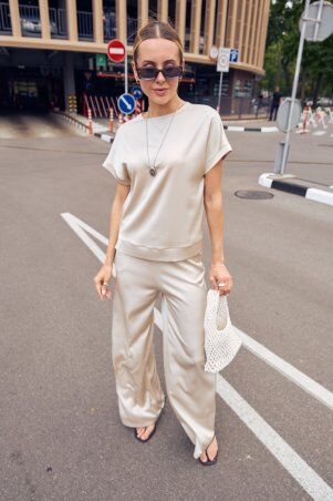 Itelle: Костюм шовковий футболка з широкими штанами Шампань 3239 - фото 2