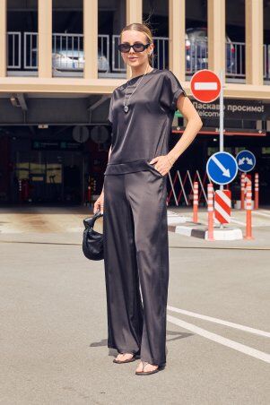 Itelle: Костюм шовковий футболка з широкими штанами чорний 3240 - фото 2