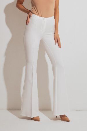 Itelle: Штани кльош із костюмної тканини молочного кольору 4335 - фото 4