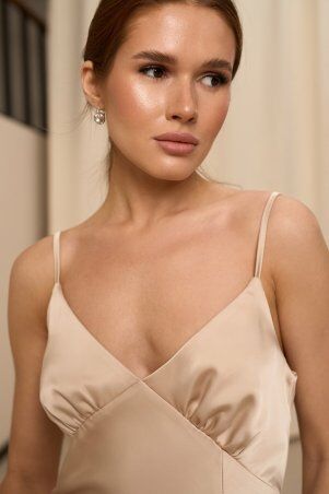 SL-ARTMON: Бежева шовкова елегантна сукня ARTMON на тонких бретелях 1476.3 - фото 2
